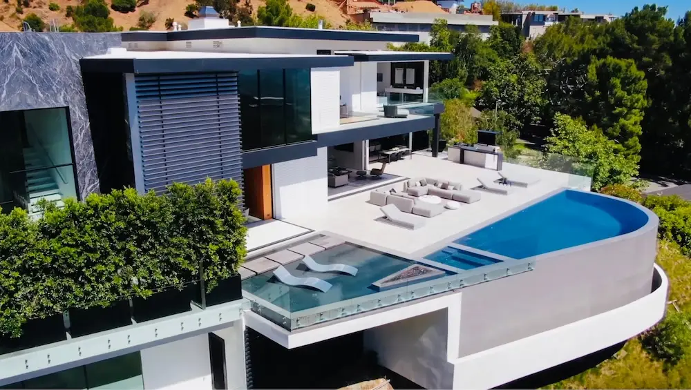 How to insure a second home occupied only a few weeks per year?