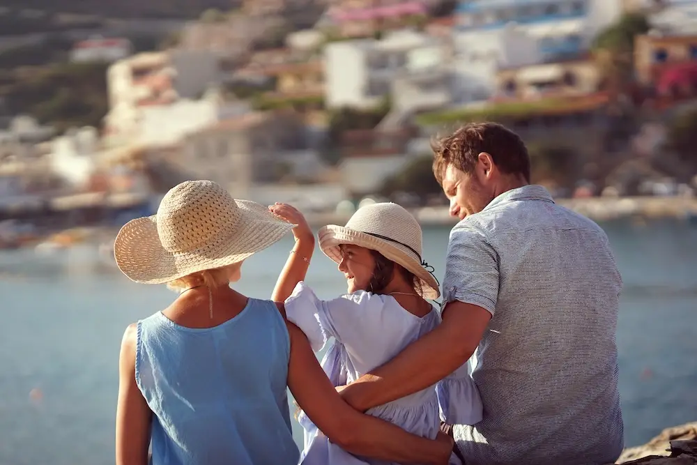 Why local health insurance is not always enough for a French expatriate in Europe